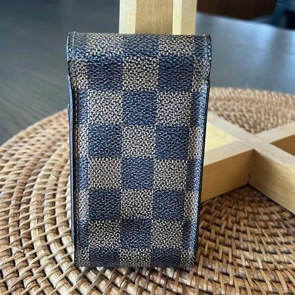 Louis Vuitton damier pouch - Picture 2 of 9
